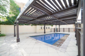 Elegant Escape - heart of Downtown - by bnbme homes - 504